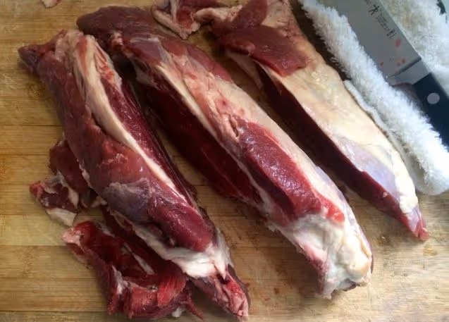 做醬牛肉，掌握好兩個技巧，牛肉出鍋後香氣撲鼻，切開不散有筋道