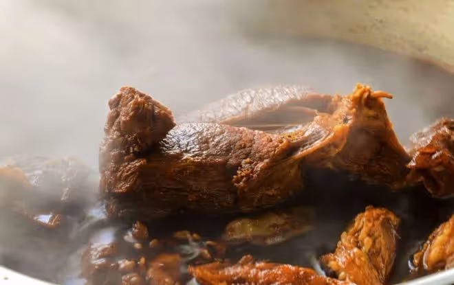 做醬牛肉，掌握好兩個技巧，牛肉出鍋後香氣撲鼻，切開不散有筋道