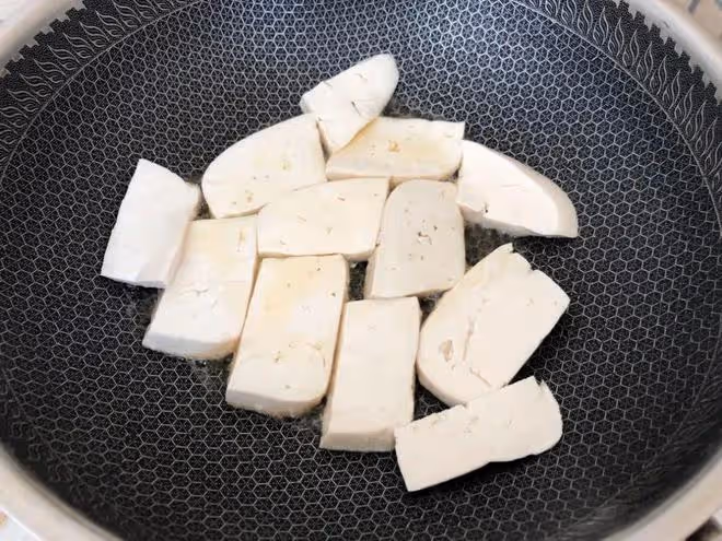 家常豆腐做法，簡單好做，外酥里嫩香味撲鼻，比麻婆豆腐好吃多了