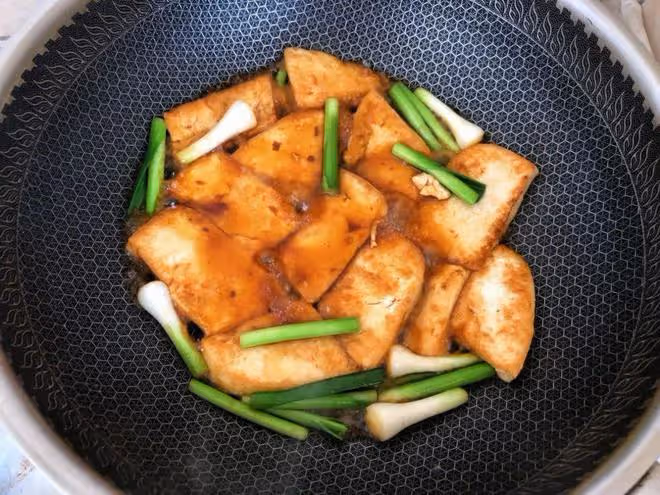 家常豆腐做法，簡單好做，外酥里嫩香味撲鼻，比麻婆豆腐好吃多了