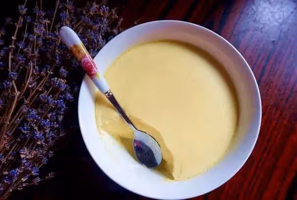 蒸雞蛋羹只會傻傻加鹽？學會這一招，又鮮又嫩，關鍵是還沒有泡泡