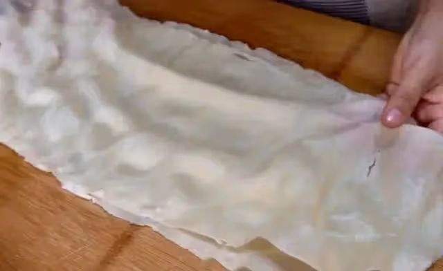 教你在家擀麵皮，做法簡單，晶瑩剔透又勁道，上桌全家愛吃