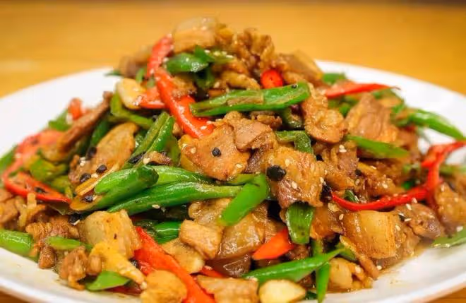 炒豬肉時，瘦肉太柴咬不動？教你一招，軟嫩如豆腐，老少都愛吃