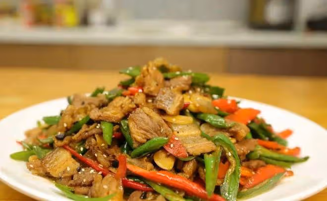 炒豬肉時,瘦肉太柴咬不動?教你一招,軟嫩如豆腐,老少都愛吃
