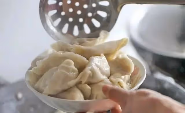 同樣是煮水餃,「蓋蓋煮」和「不蓋蓋煮」區別大,學會再煮不吃虧