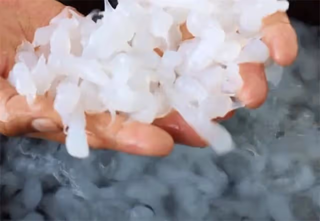 天熱了，教你在家做涼粉漏魚魚，清涼勁道爽滑，過癮又好吃