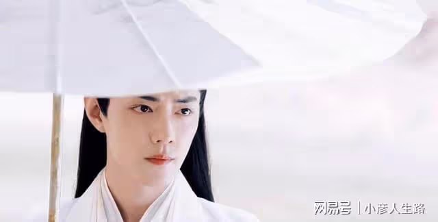 《玉骨遙》海報惹吐槽，肖戰卓越，任敏妝發拉跨，美工可長點心吧