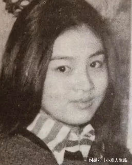 趙明明:和嫂子宋丹丹一樣被英家人所傷,為女兒退圈的她怎樣了?
