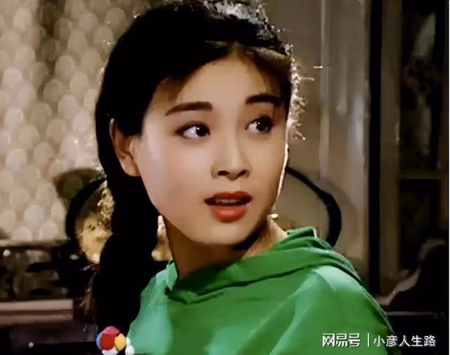 趙明明:和嫂子宋丹丹一樣被英家人所傷,為女兒退圈的她怎樣了?