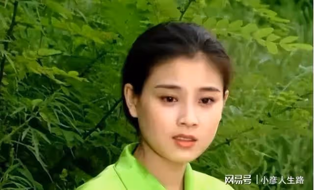 趙明明:和嫂子宋丹丹一樣被英家人所傷,為女兒退圈的她怎樣了?