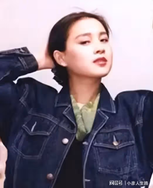 趙明明:和嫂子宋丹丹一樣被英家人所傷,為女兒退圈的她怎樣了?