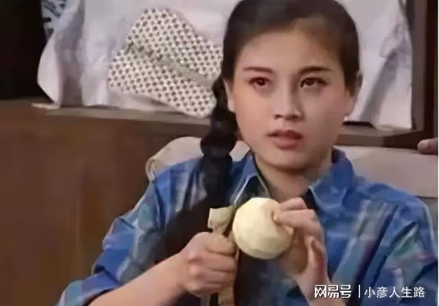 趙明明：和嫂子宋丹丹一樣被英家人所傷，為女兒退圈的她怎樣了？