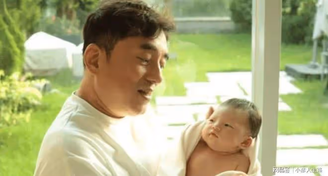 一戀大7歲女星,二戀小16歲美女富婆,如今57歲的他才是人生贏家