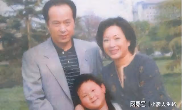 在丈夫羅京的葬禮上哭暈,7年後嫁給富商,劉繼紅如今怎麼樣了?