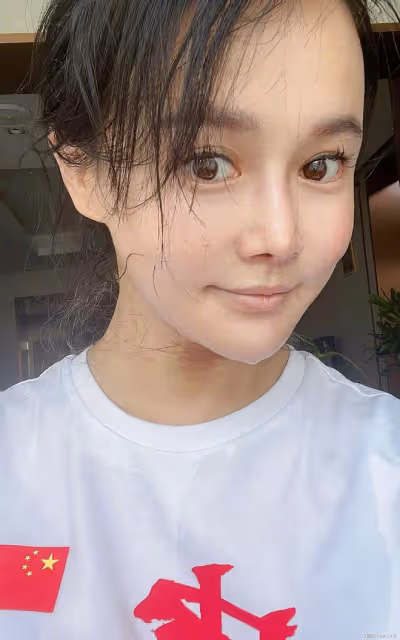 她又陷入整容爭議了!近照誇張變形到認不出,網友:暴發戶審美