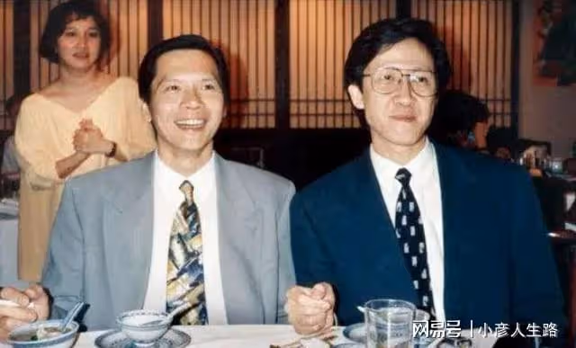 張敏和向華勝的關係