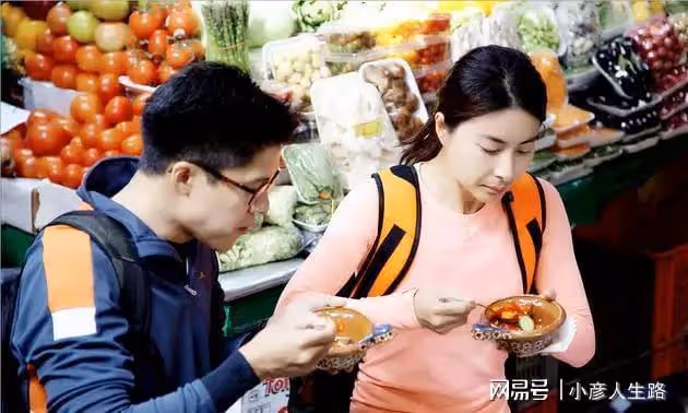 郭晶晶之母範玉梅:見證女兒的苦與淚後,甘願為女兒女婿看娃