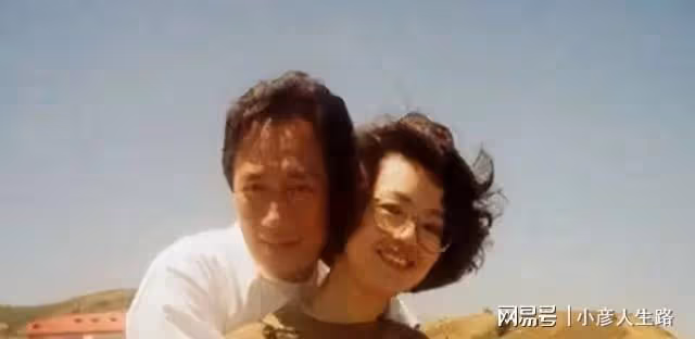 舞蹈老師曾馨瑩:一婚嫁58歲首富,6年生3胎穩坐闊太位,憑什麼?