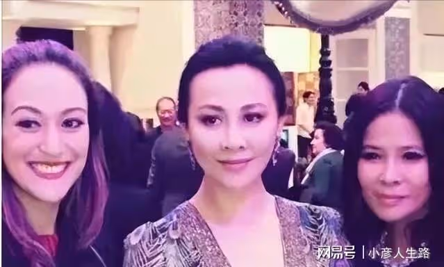 賭王嫡孫女何家文,早年父母雙亡,不願爭家產仍身價不菲