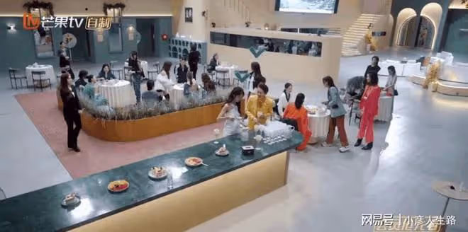 近期熱播的綜藝,《乘風破浪》高開低走,《花少》一直在搭帳篷?