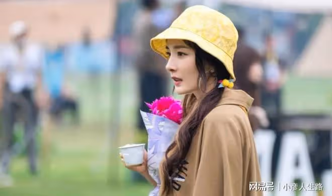 近期熱播的綜藝,《乘風破浪》高開低走,《花少》一直在搭帳篷?