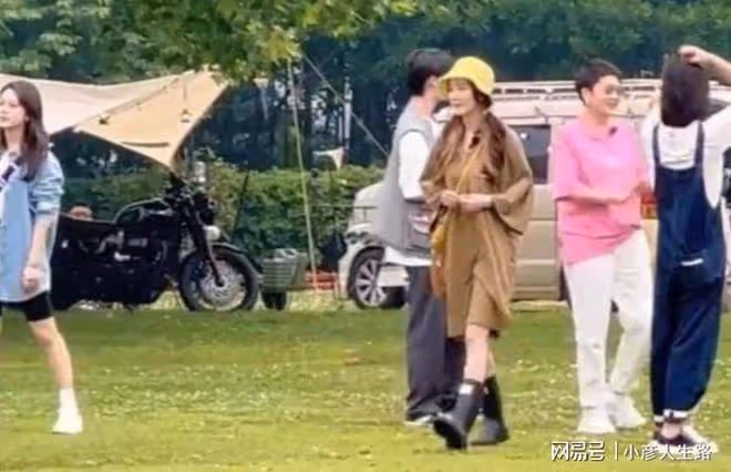 近期熱播的綜藝,《乘風破浪》高開低走,《花少》一直在搭帳篷?