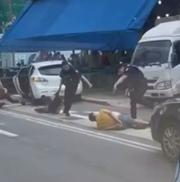 桃園屁孩，被當街制住！大隊出動療愈影片熱贊，遭質過當「霸氣回應」