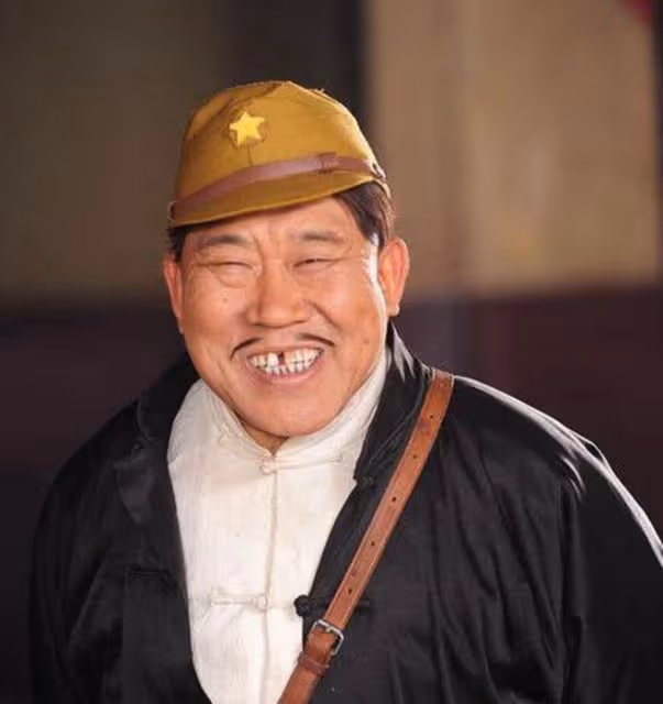 老爸是歪瓜裂棗,女兒卻顏值爆表,這些明星父女的長相真奇妙