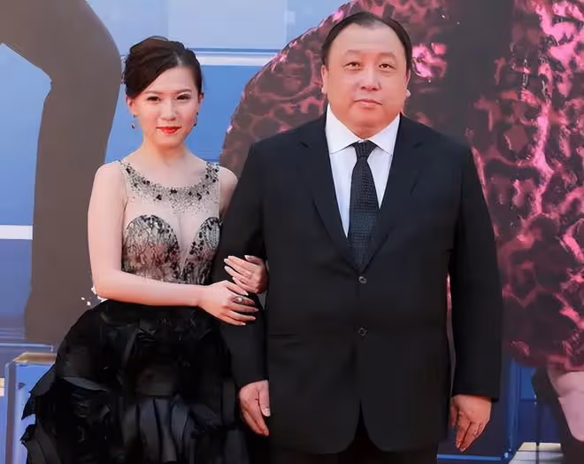 老爸是歪瓜裂棗,女兒卻顏值爆表,這些明星父女的長相真奇妙