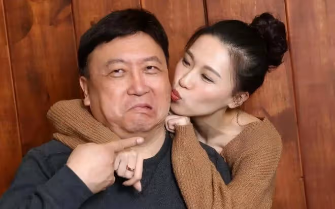 老爸是歪瓜裂棗,女兒卻顏值爆表,這些明星父女的長相真奇妙