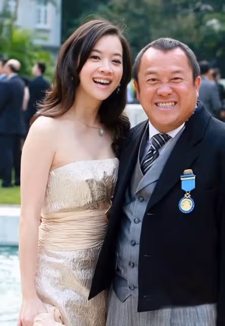 老爸是歪瓜裂棗,女兒卻顏值爆表,這些明星父女的長相真奇妙