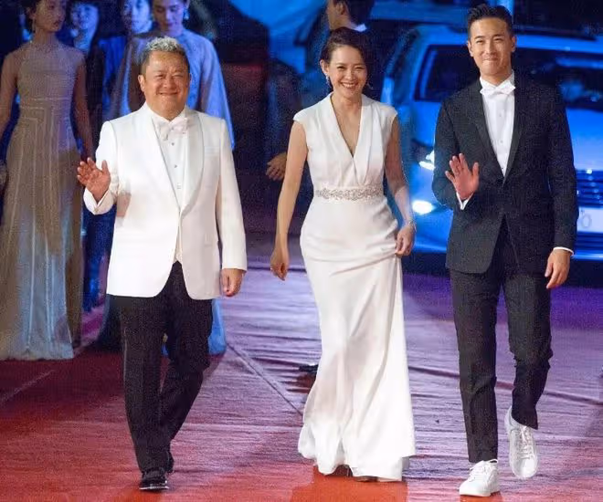 老爸是歪瓜裂棗,女兒卻顏值爆表,這些明星父女的長相真奇妙