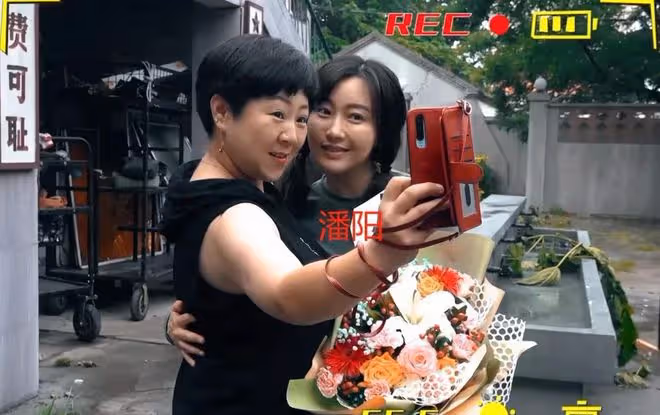 老爸是歪瓜裂棗,女兒卻顏值爆表,這些明星父女的長相真奇妙