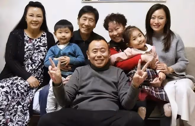 老爸是歪瓜裂棗,女兒卻顏值爆表,這些明星父女的長相真奇妙