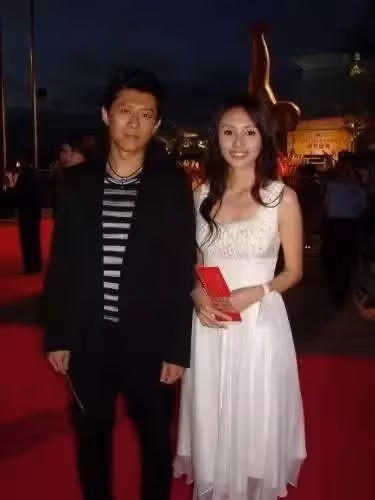 從小寄人籬下！男星爆紅後「無法諒解父母」再也不相往來　多年後「聽到老婆一句話」落淚團圓