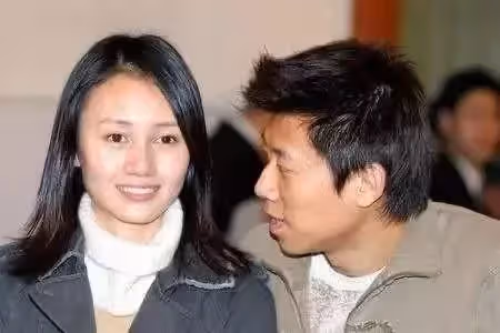從小寄人籬下！男星爆紅後「無法諒解父母」再也不相往來　多年後「聽到老婆一句話」落淚團圓