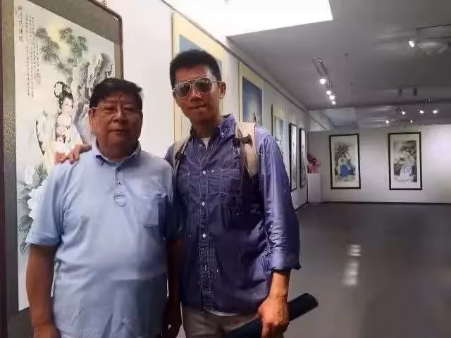 從小寄人籬下！男星爆紅後「無法諒解父母」再也不相往來　多年後「聽到老婆一句話」落淚團圓