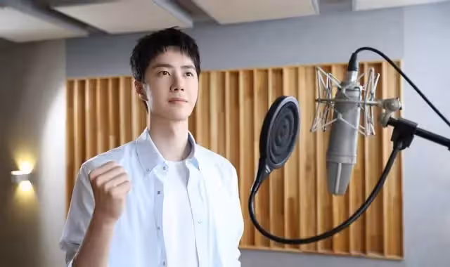 王一博演唱《你好香港》,慶祝回歸25周年,歌詞充滿煙火氣息