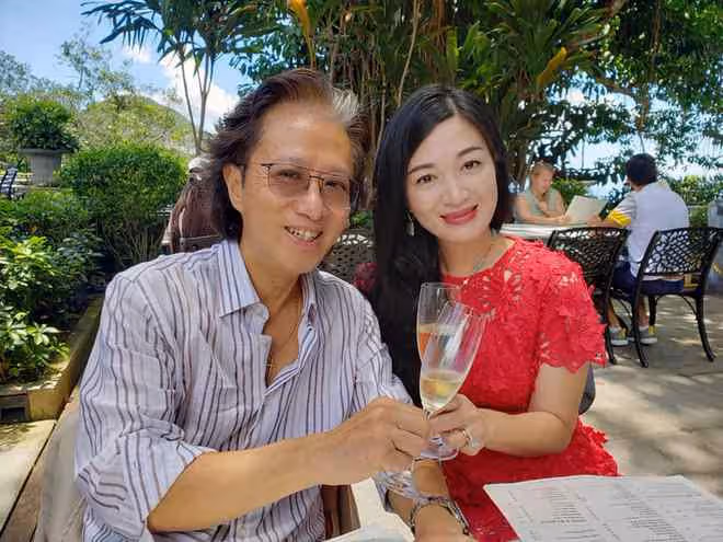 陳少霞罕見曬娃,3歲女兒像極了65歲老爸,幼兒園一年學費10萬