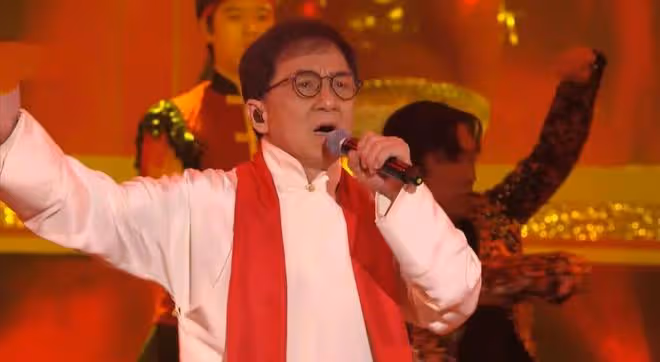 香港回歸25周年晚會開播:成龍表情嚴肅,劉德華精神飽滿再唱經典