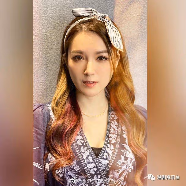 苟芸慧索爆迎接39歲！大派成吋長事業線贈興