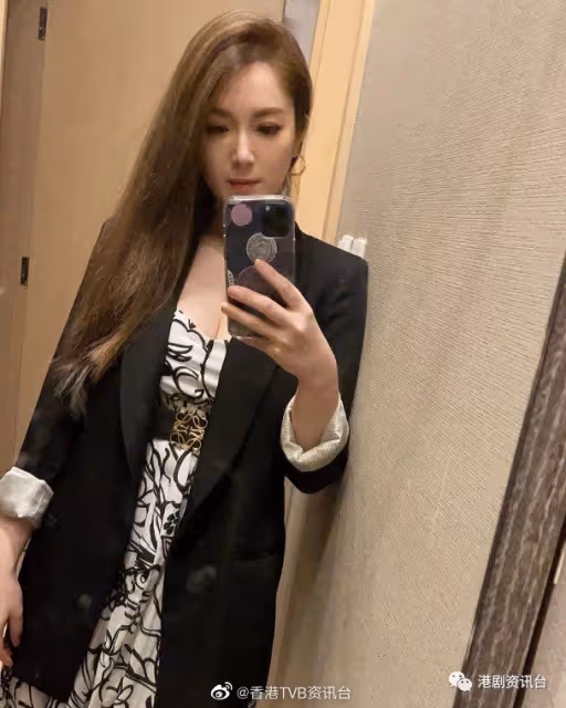 苟芸慧索爆迎接39歲！大派成吋長事業線贈興