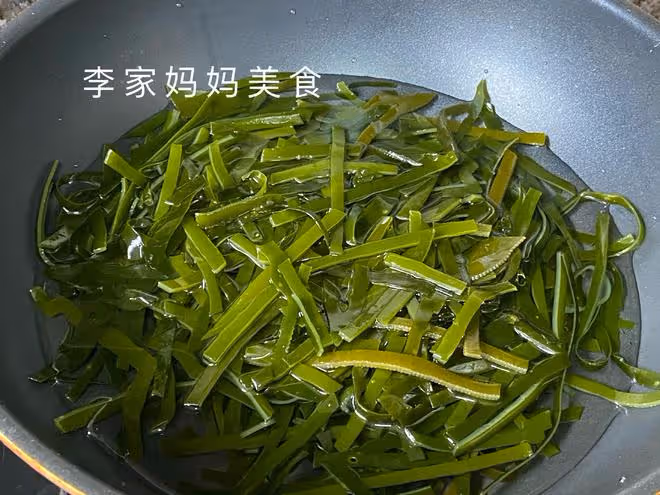 入夏後,多吃這種鹼性食材,鉀含量極高,拌一拌,營養好吃不上火