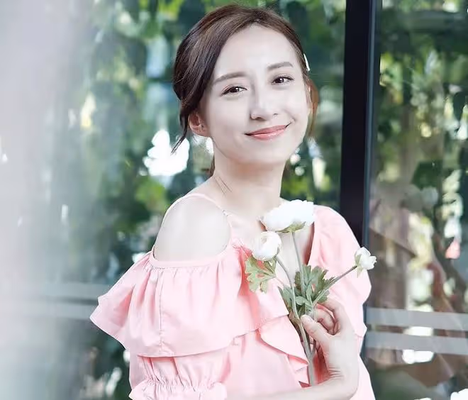 知名女星龔嘉欣宣布確診！發燒骨頭痛在家隔離，曾接觸多位藝人