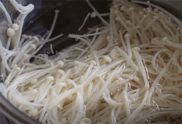 涼拌豆腐皮怎麼做才好吃？原來做法那麼簡單，比飯店的還好吃