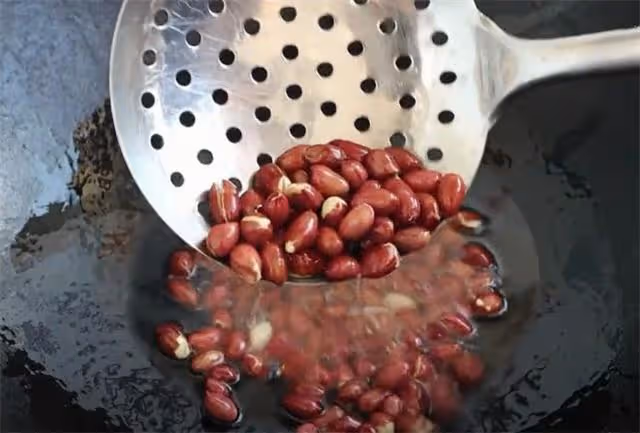 涼拌豆腐皮怎麼做才好吃？原來做法那麼簡單，比飯店的還好吃