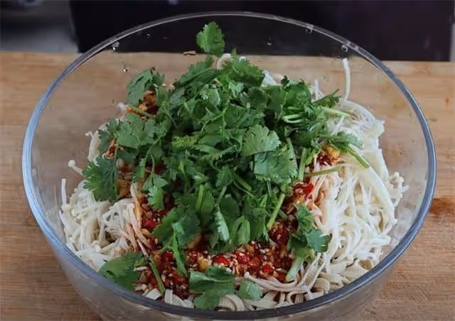 涼拌豆腐皮怎麼做才好吃?原來做法那麼簡單,比飯店的還好吃