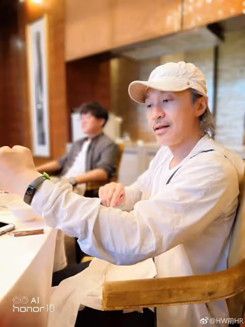 《哈利波特》最帥胖小子納威今天大婚,亞洲當年的王子們集體崩壞