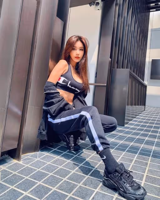 她38歲踏進「夜店」成為最火女DJ,看她的身材