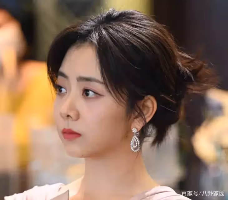 譚松韻被曝生圖,放大看面部狀態,這臉蛋說18歲我都信!